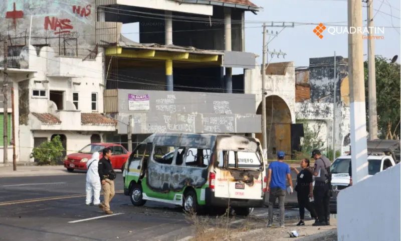 Muere víctima de quema de camioneta del transporte público de Acapulco