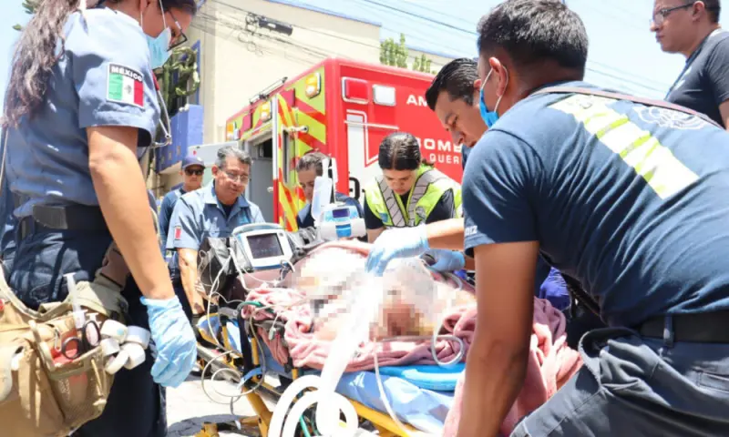 Sacan a mujer de paro cardiorrespiratorio en Jardines de la Hacienda