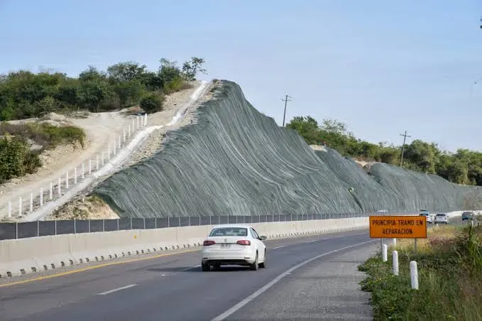 Sin bloqueos carreteras de SLP pese a advertencias de paro