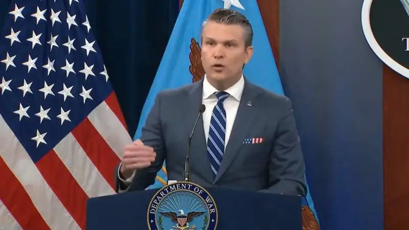 Advierte Pete Hegseth bloqueo naval indefinido a Irán