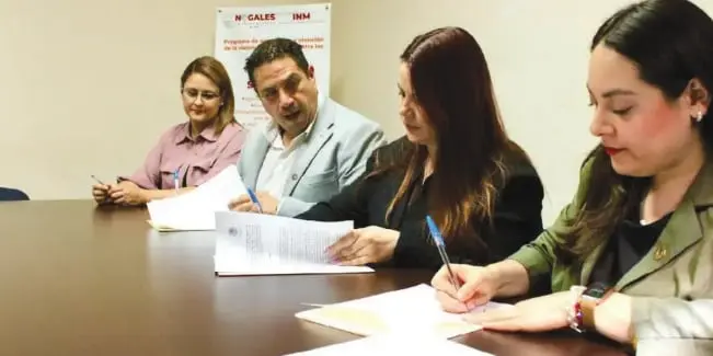Acuerdan trabajar de la mano por mujeres de Nogales