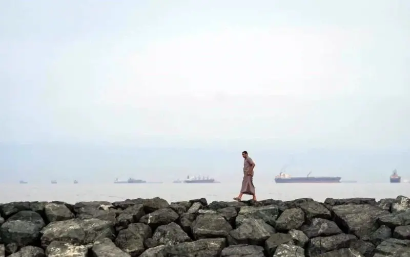 Transita buque francés estrecho de Ormuz