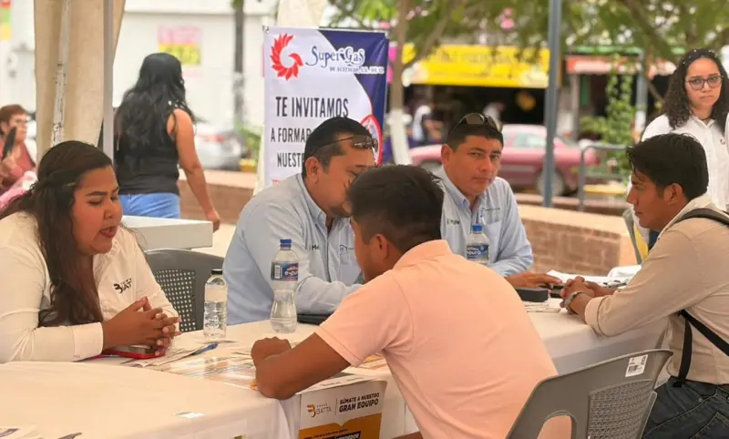 Oferta STPSP más de 380 espacios laborales en Feria del Empleo en Acayucan