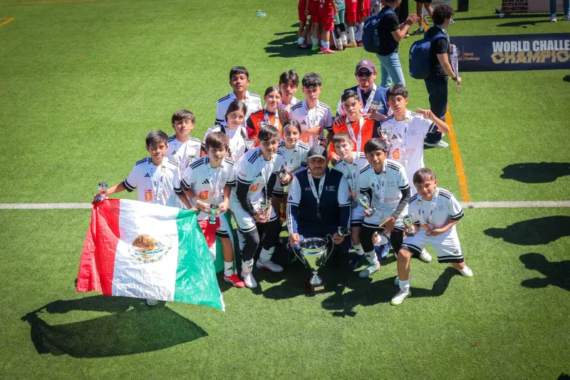 Niños de Nuevo León ganan torneo internacional de futbol en Madrid