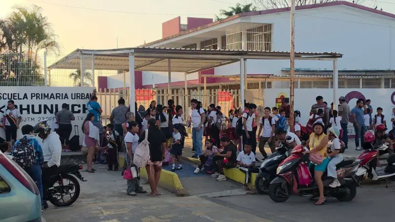 Sin incidentes, retoman clases más de 468 mil alumnos en Quintana Roo