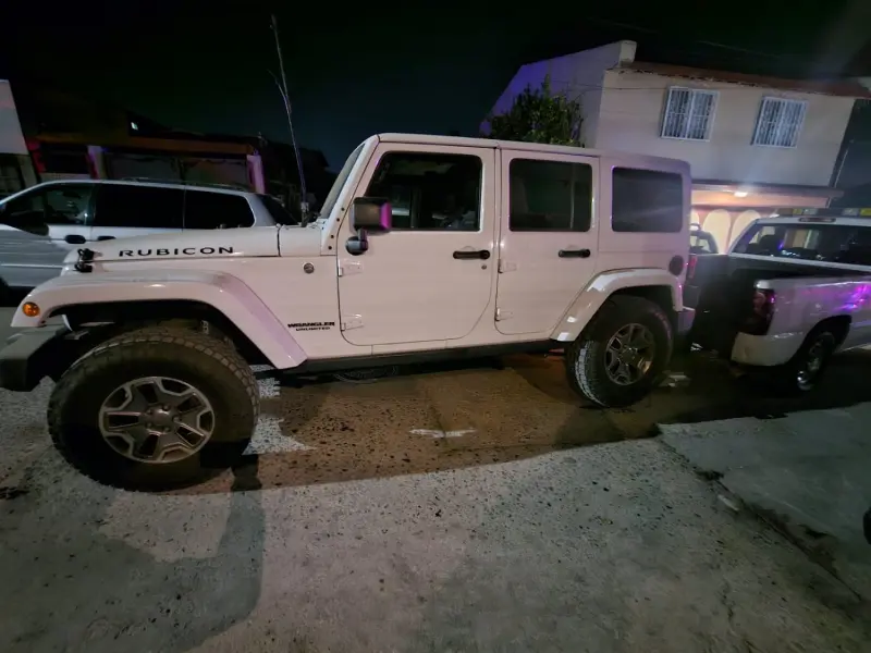 Policía Estatal recupera Jeep robado en Arizona en Nogales y frustra ingreso ilegal de otro vehículo en operativo conjunto con Guardia Nacional