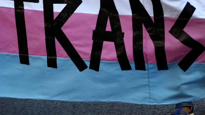 Gobierno de Trump pone fin a algunos acuerdos que respaldaban a los estudiantes transgénero