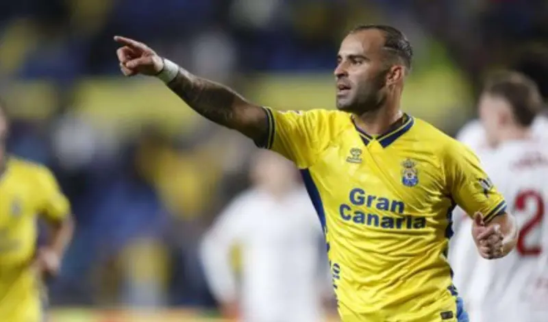 Jesé pone patas arriba la pelea por el ascenso: Las Palmas ya respira en la nuca del Dépor