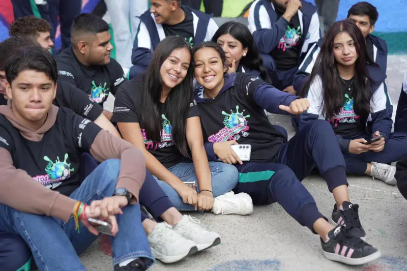 Michoacán activa a 50 mil estudiantes en Jornada Nacional de Tequio