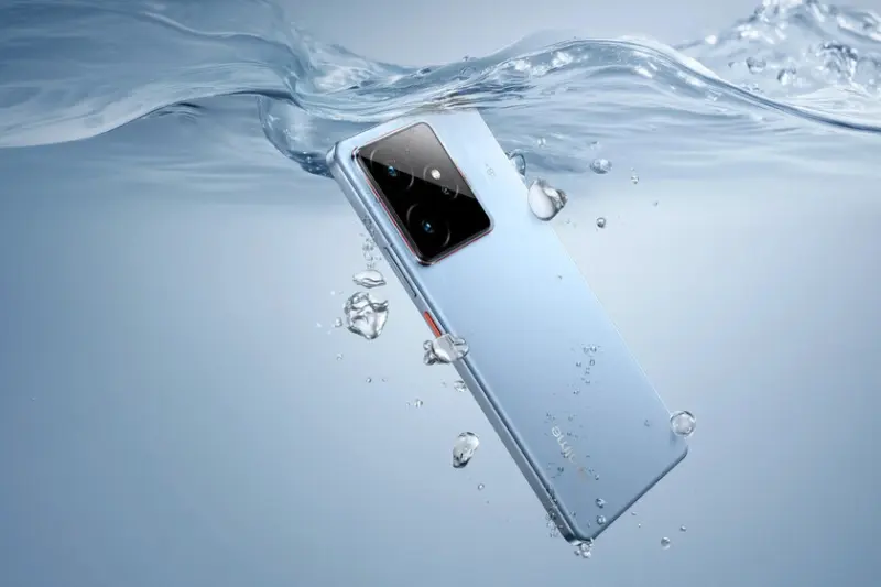 Celular premium barato con batería para dos días y resistencia al agua hirviendo. Tiene cámaras de 50 megapixeles