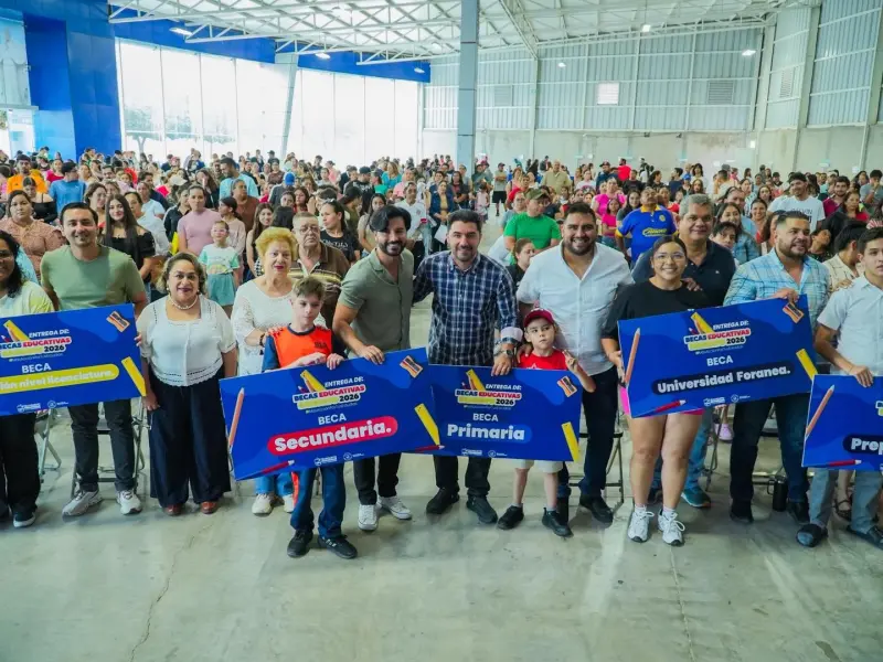 Entregan 550 becas educativas en Sahuayo