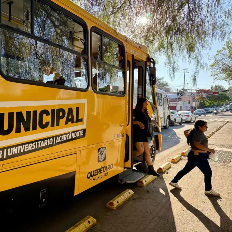 Transporte gratuito moviliza a más de 3 mil asistentes en celebración del Acueducto