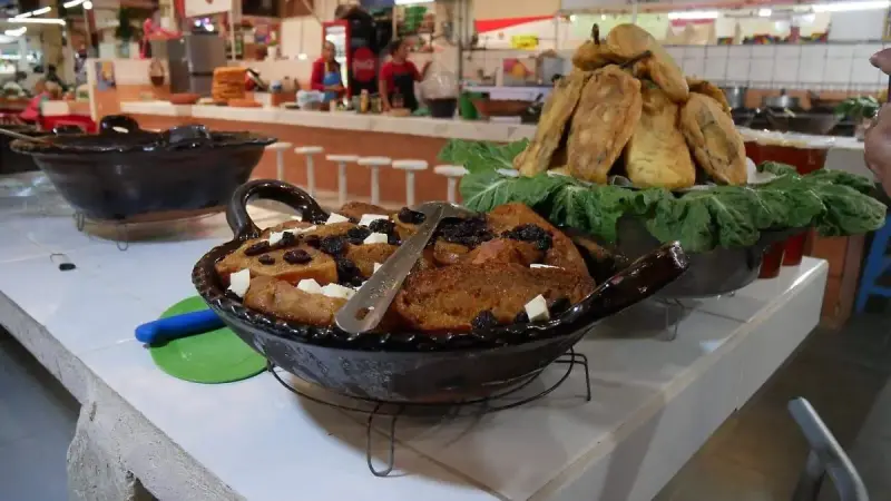 Preservan potosinos tradición de las 7 cazuelas en Cuaresma