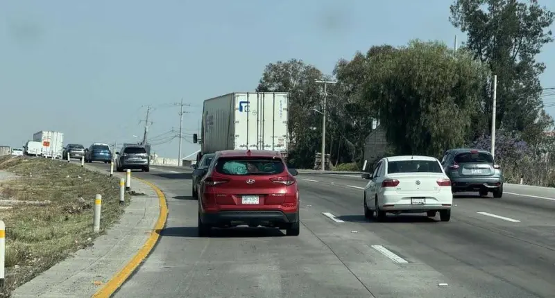 Incremento vehicular en carreteras de San Juan del Río exige precaución a vacacionistas