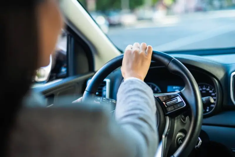 Lanza AAA campaña contra conductores distraídos para reducir accidentes