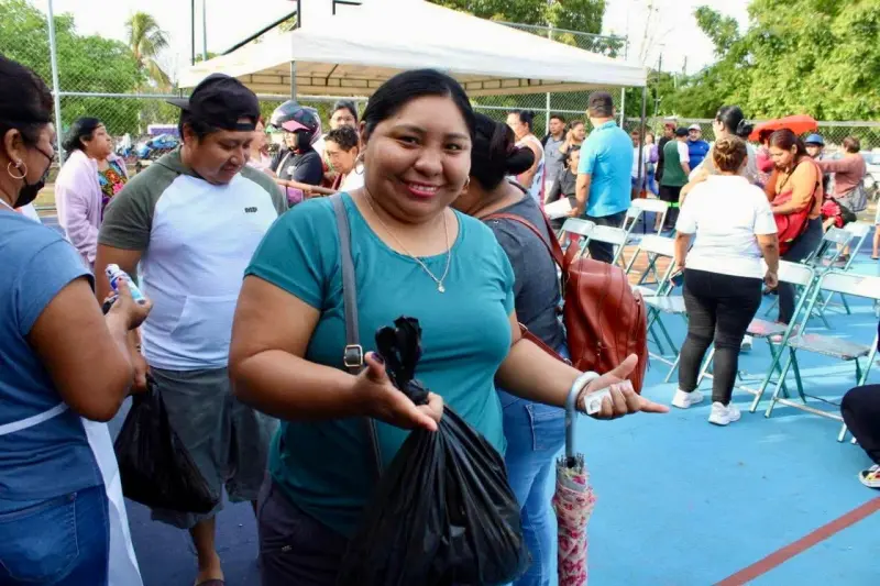 Respaldo a la economía familiar de Kanasín durante la Cuaresma: se distribuyen seis mil kilos de pescado de manera gratuita