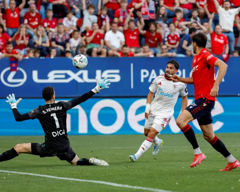 Sevilla pierde ante Osasuna y complica su permanencia en Liga