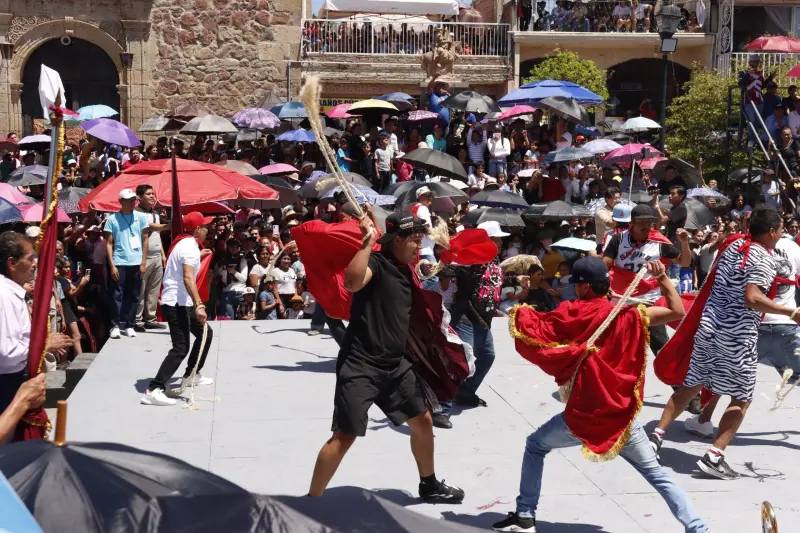 Reúne Cuereada de San Martín de las Flores a 10 mil personas