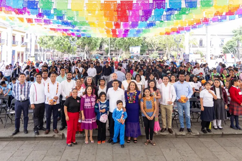 Inaugura Salomón Jara Guelaguetza de la Lectura en Oaxaca