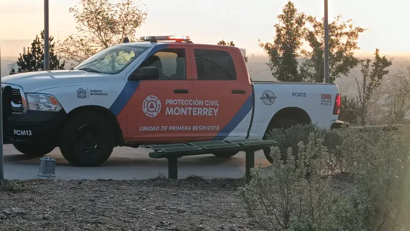 Controlan incendio en cerro del Obispado en Monterrey