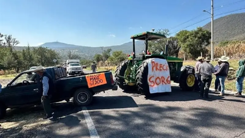 Fijan campesinos y transportistas 15 demandas al Gobierno; siguen bloqueos en cinco estados, entre ellos Guanajuato