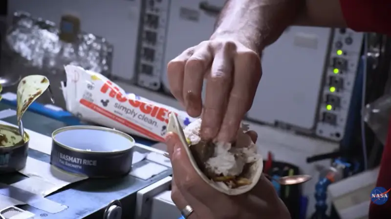 Artemis II: así es el menú de los astronautas en su viaje alrededor de la Luna