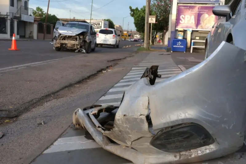 Choque en Hermosillo deja dos mujeres lesionadas: así ocurrió el accidente en la colonia San Benito