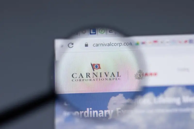 Carnival apunta a crecimiento sólido pese a riesgos por combustible y entorno global