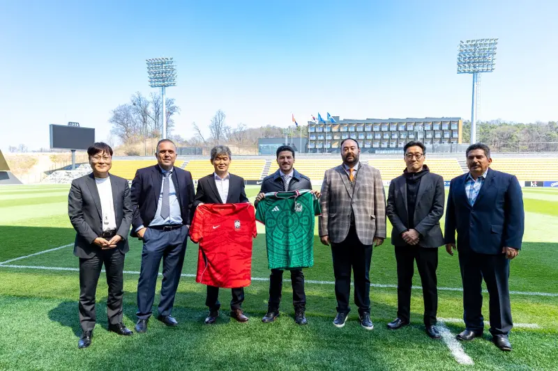 Fortalece Samuel estrategia mundialista tras visita al Cheonan Football Center