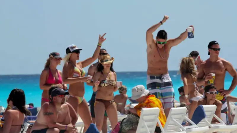 Cancún se encuentra al 80% de ocupación, afirma secretario de turismo municipal