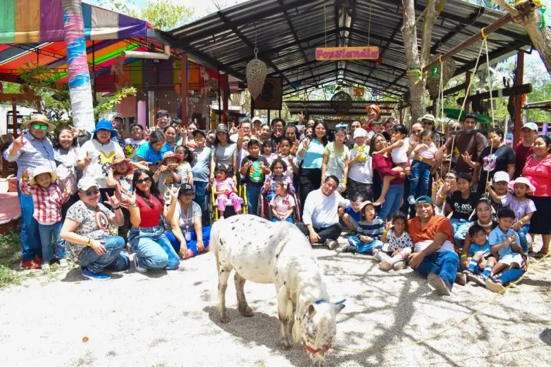 Disfrutan de un día en Ponylandia personas con discapacidad