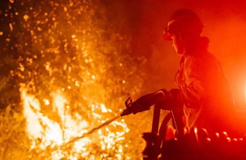 Fallecen 7 personas por incendio en edificio en construcción en Moscú