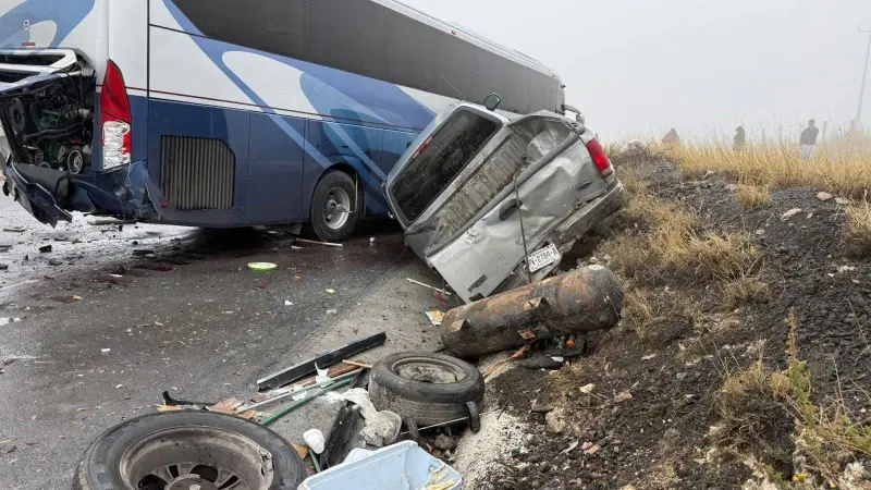 Carambola en carretera 57 deja 10 lesionados; tramo SLP- Nuevo León