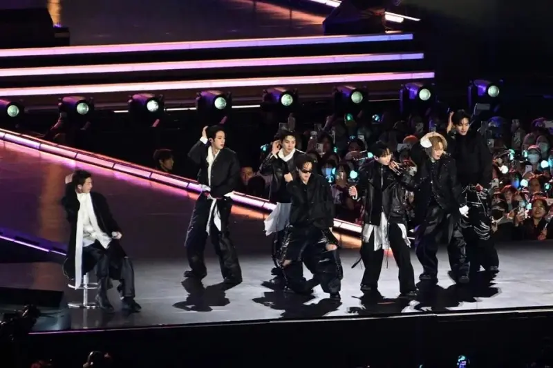 Arranca BTS gira mundial ante miles de fans en Seúl