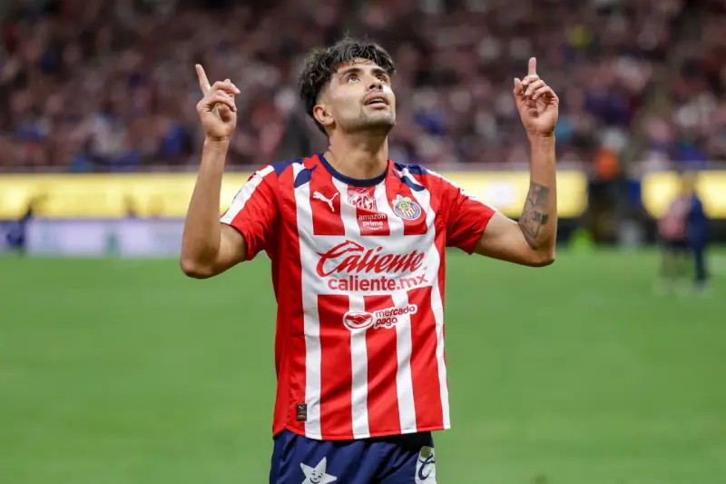 Chivas no tuvo piedad del Puebla: 5-0 en el Akron