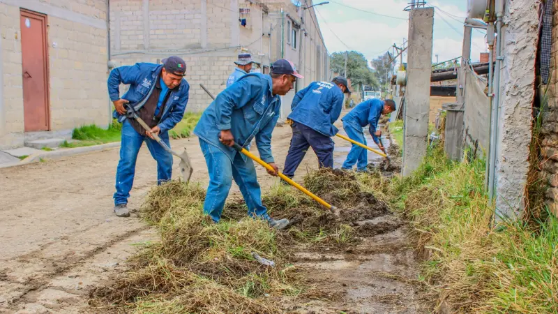 Concluyen trabajos de limpieza tras fuertes lluvias en Metepec