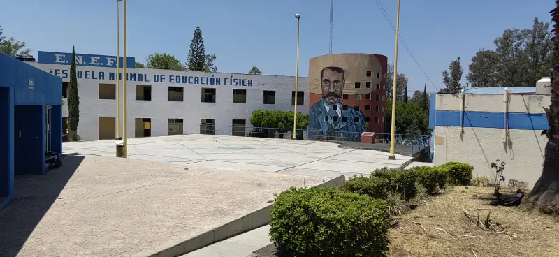 Dignificar a las normales