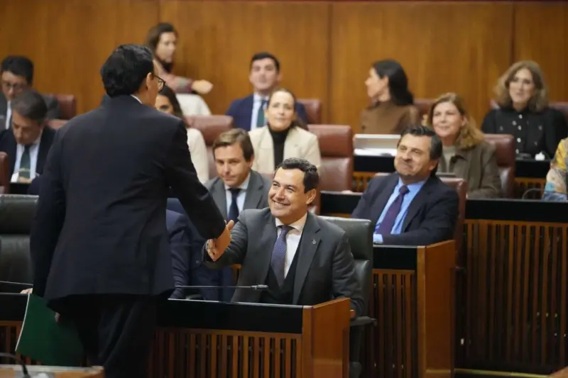 El equipo de Ayuso mira de reojo la estrategia de Juanma Moreno en Andalucía