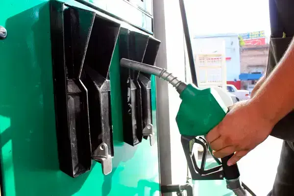 Topan precio del diésel en 28 pesos por litro