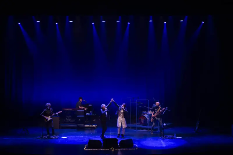 Triunfa Miguel Ríos en Málaga con un concierto lleno de rock y memoria