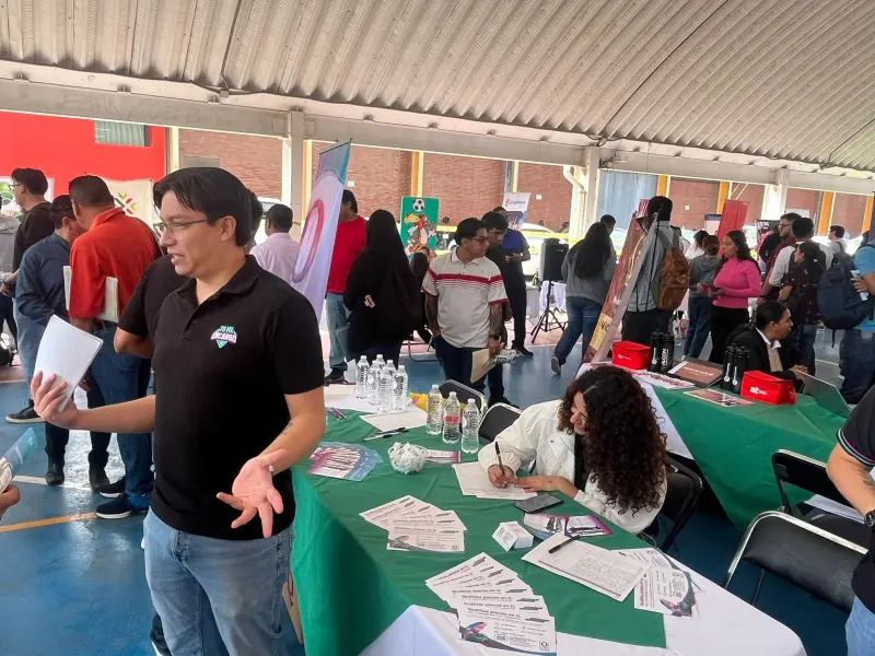 Gobierno Estatal impulsa empleo para jóvenes y profesionistas