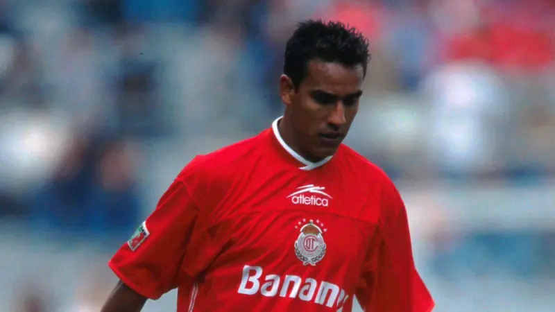 Solicitan ayuda para Enrique Alfaro, exjugador de Toluca FC, quien fue operado por un cáncer