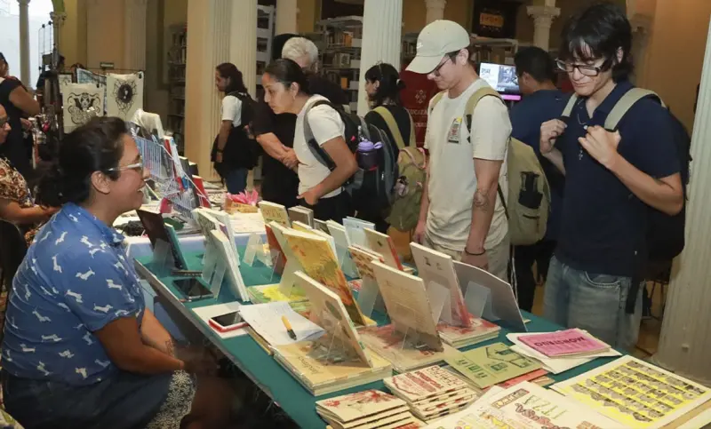 Celebran Día Internacional del Libro en la biblioteca Manuel Cepeda