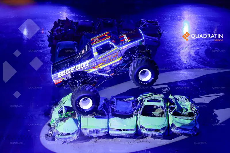 Rugen los motores de Monster Trucks en la Arena Guadalajara