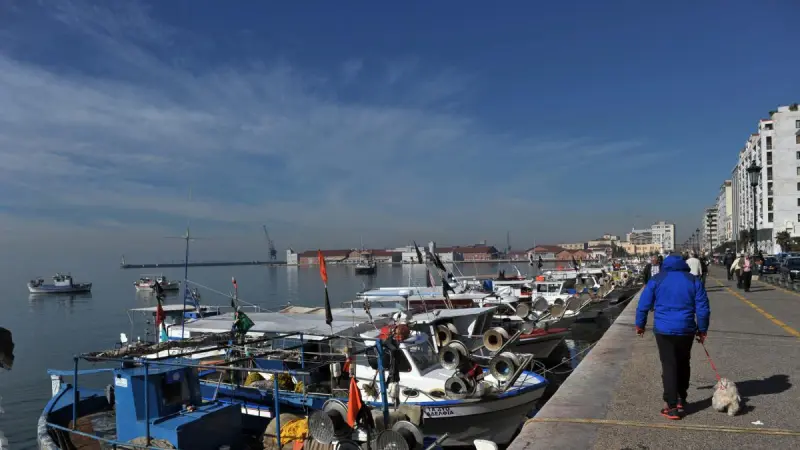 Hallan en El Salvador un pesquero ecuatoriano desaparecido con 20 pasajeros