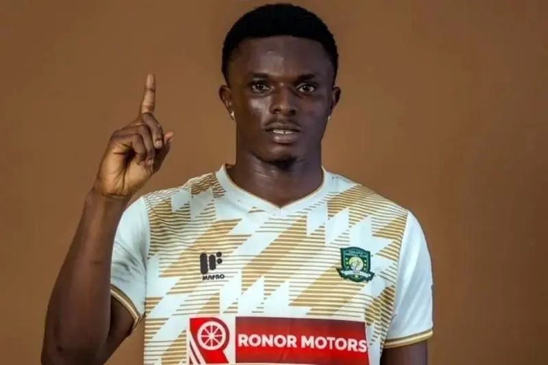 Matan a futbolista en asalto al autobús de su equipo