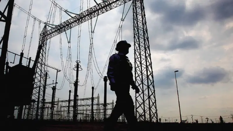 Gobierno permitirá a Cenace comprar electricidad inmediata a privados para evitar apagones cuando la demanda supere la capacidad del sistema