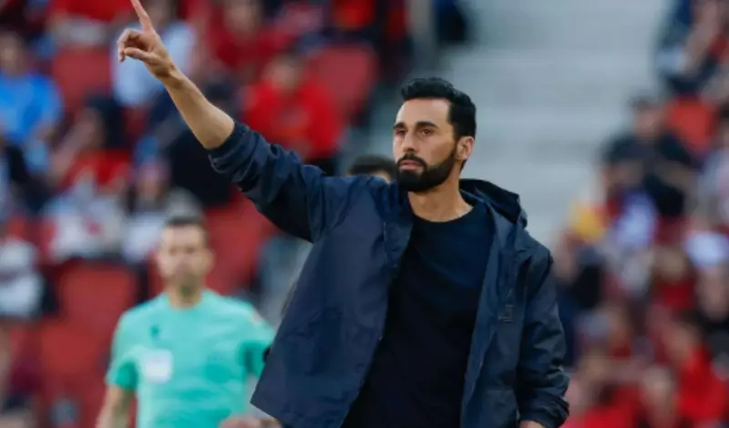 ¿Arbeloa tiene pie y medio fuera del Real Madrid tras una temporada sin rumbo?