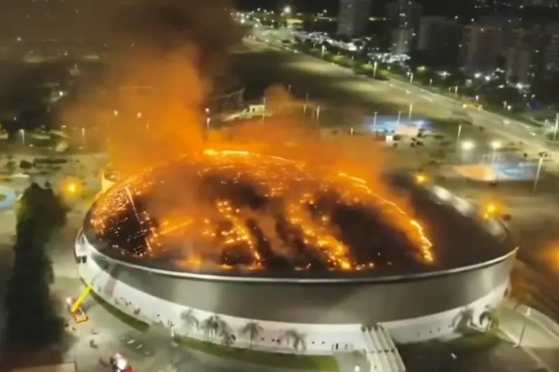 Consume incendio techo del velódromo olímpico de Río de Janeiro
