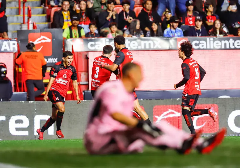 Xolos se impone Tigres con golazo de Castañeda